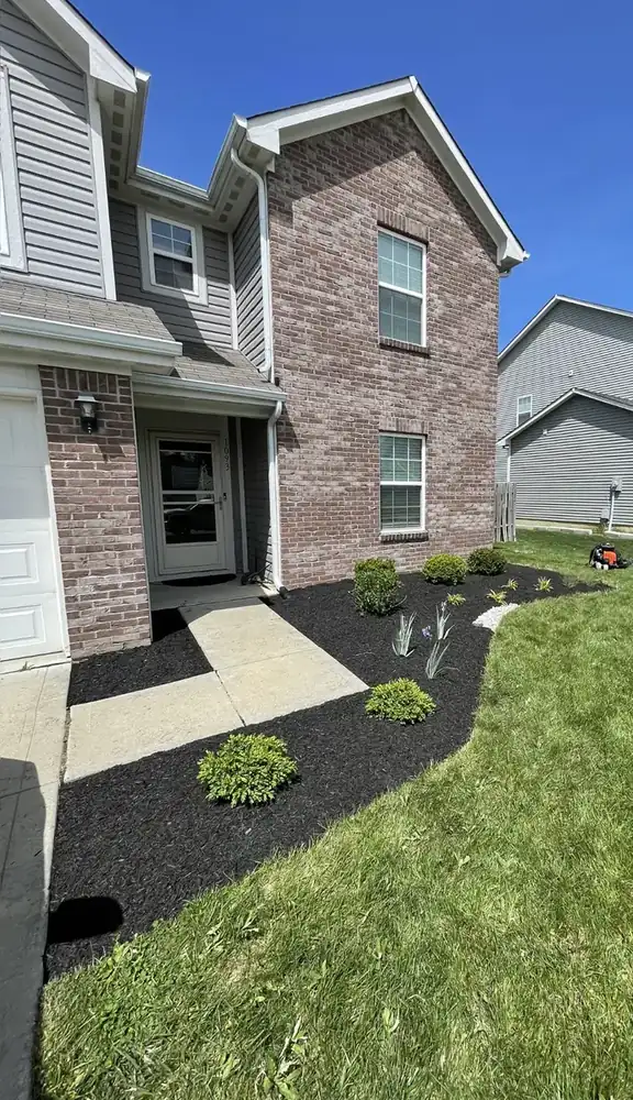 Front entry mulch bed